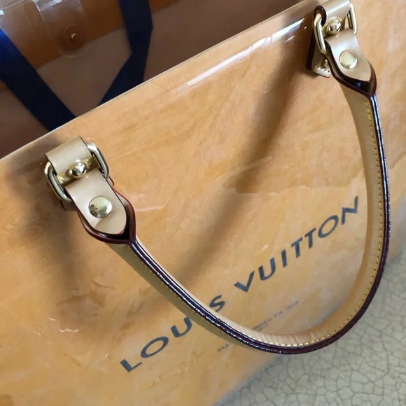 Louis Vuitton Glossy Tote Bag 👜 - Picture 7 of 9